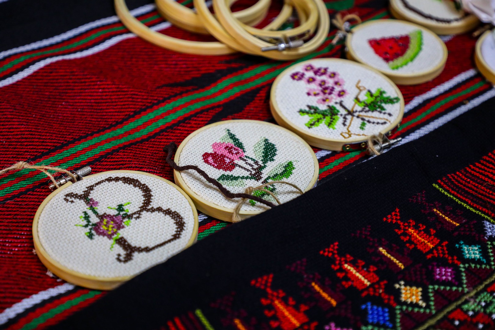 Wool Fluffing & Stitching - Travel Jordanian