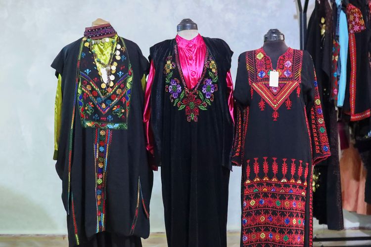 Nabatean Traditional Attire - Travel Jordanian